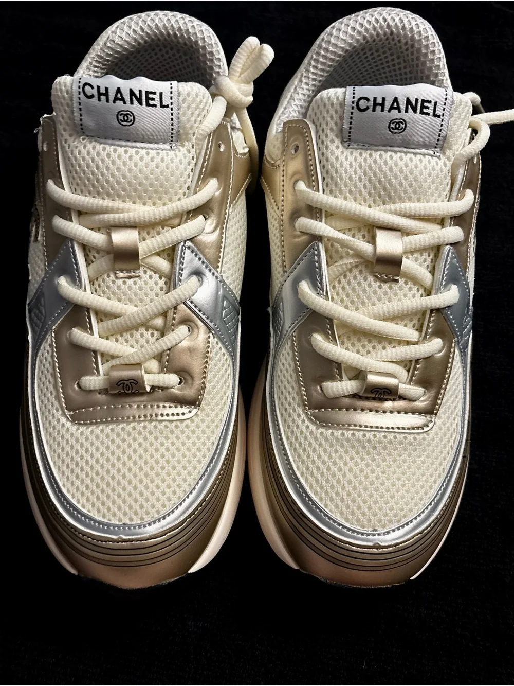 Woman’s Cream and Silver Metallic Lace-Up Sneakers read please 👇